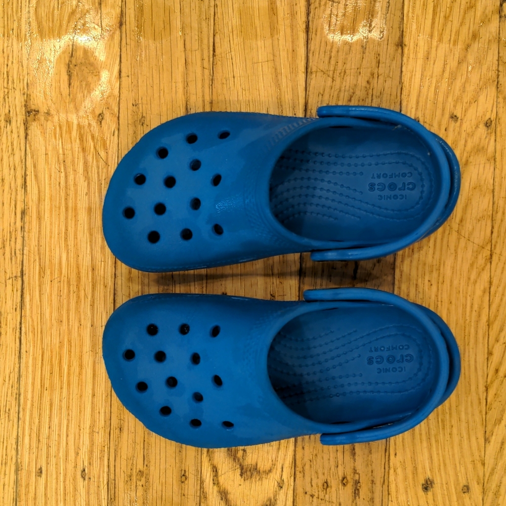 Toddler Crocs size 10